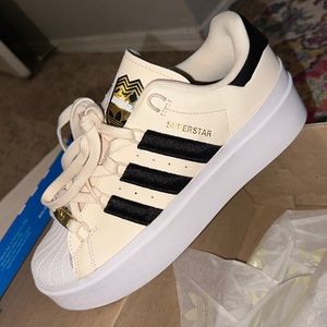 Size 8 Superstars Adidas